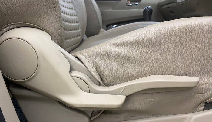 2023 Maruti Ertiga ZXi (O), Petrol, Manual, 26,021 km, Driver Side Adjustment Panel