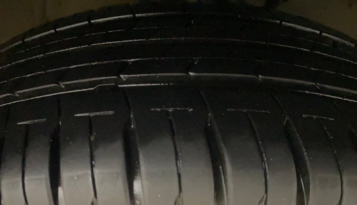 2023 Maruti Ertiga ZXi (O), Petrol, Manual, 26,021 km, Right Front Tyre Tread