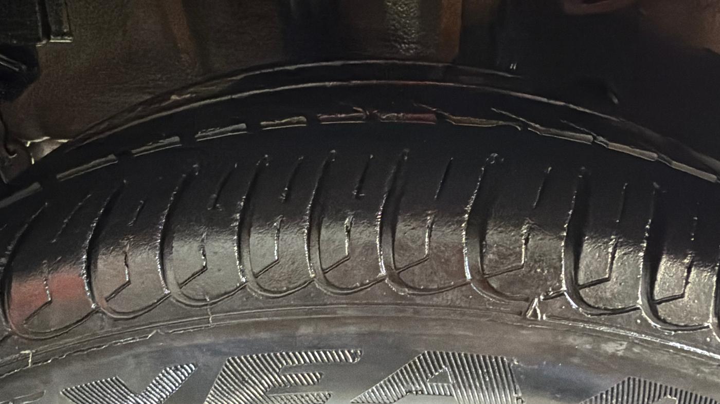 2016 Tata Tiago XT (O) PETROL, Petrol, Manual, 40,851 km, Right Rear Tyre Tread