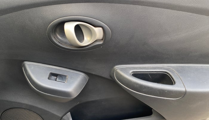 2018 Datsun Go T, Petrol, Manual, 30,404 km, Driver Side Door Panels Control