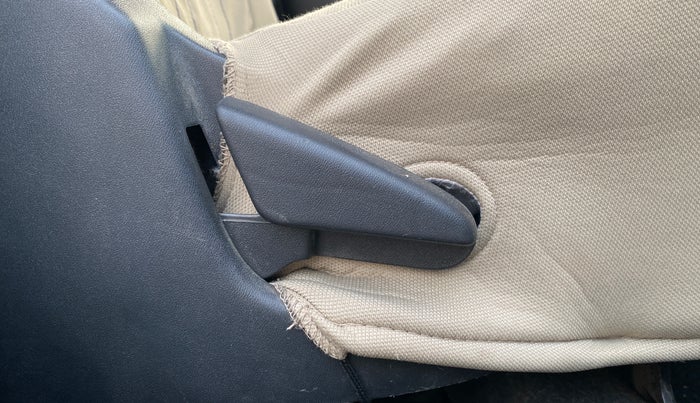 2018 Datsun Go T, Petrol, Manual, 30,404 km, Driver Side Adjustment Panel