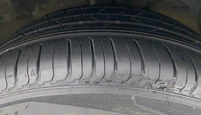 2018 Maruti Baleno ALPHA PETROL 1.2, Petrol, Manual, 53,085 km, Right Front Tyre Tread