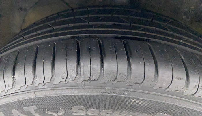 2018 Maruti Baleno ALPHA PETROL 1.2, Petrol, Manual, 53,085 km, Left Front Tyre Tread