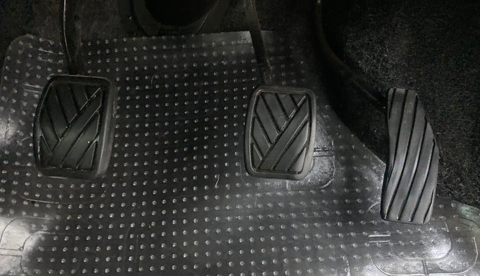 2014 Maruti Wagon R 1.0 LXI CNG, CNG, Manual, 81,081 km, Pedals