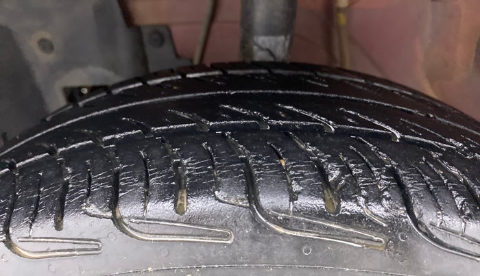2015 Datsun Go Plus T, Petrol, Manual, 59,877 km, Left Front Tyre Tread