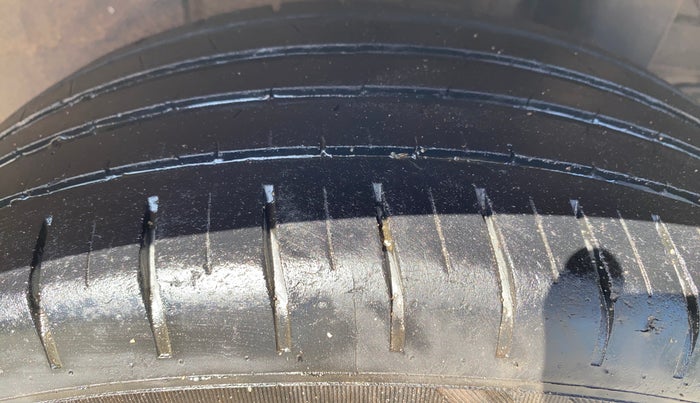 2015 Hyundai Elite i20 ASTA 1.2, Petrol, Manual, 27,730 km, Left Rear Tyre Tread