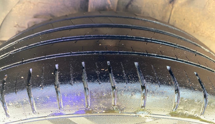 2015 Hyundai Elite i20 ASTA 1.2, Petrol, Manual, 27,730 km, Right Rear Tyre Tread