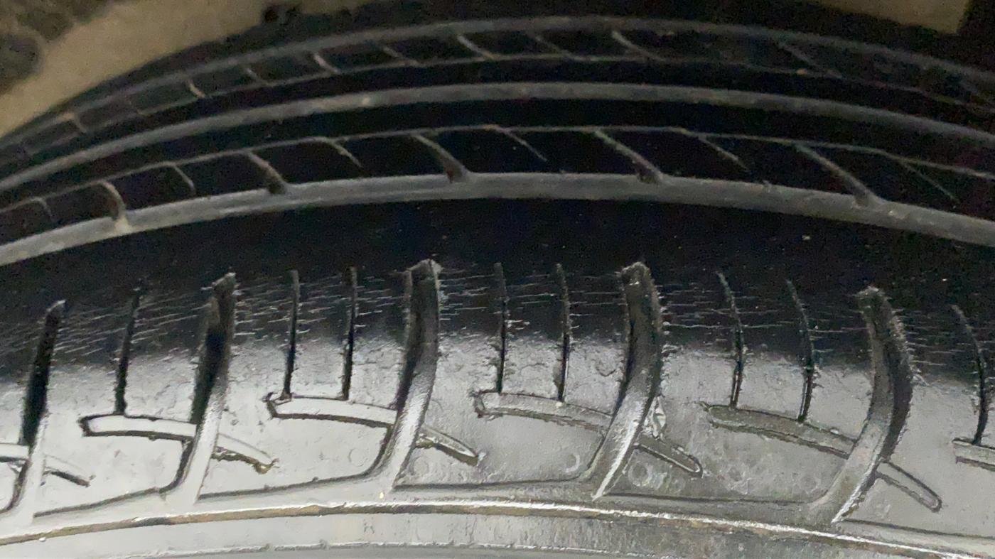 2016 Maruti Baleno DELTA PETROL 1.2, Petrol, Manual, 77,611 km, Left Rear Tyre Tread