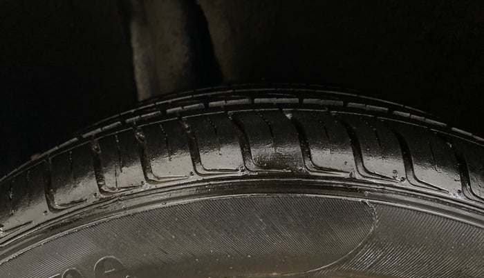 2016 Maruti Baleno ZETA CVT PETROL 1.2, Petrol, Automatic, 56,442 km, Right Rear Tyre Tread