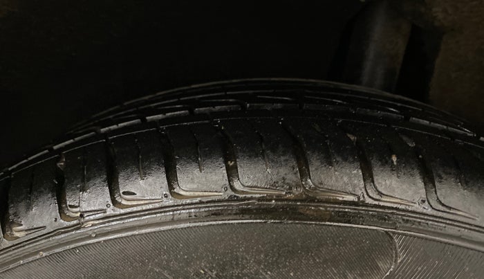 2016 Maruti Baleno ZETA CVT PETROL 1.2, Petrol, Automatic, 56,442 km, Left Rear Tyre Tread