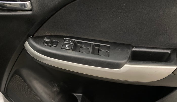 2016 Maruti Baleno ZETA CVT PETROL 1.2, Petrol, Automatic, 56,442 km, Driver Side Door Panels Control