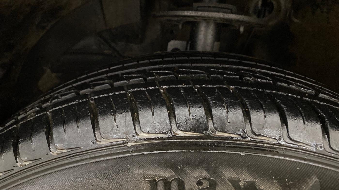 2016 Maruti Baleno ZETA CVT PETROL 1.2, Petrol, Automatic, 56,442 km, Left Front Tyre Tread