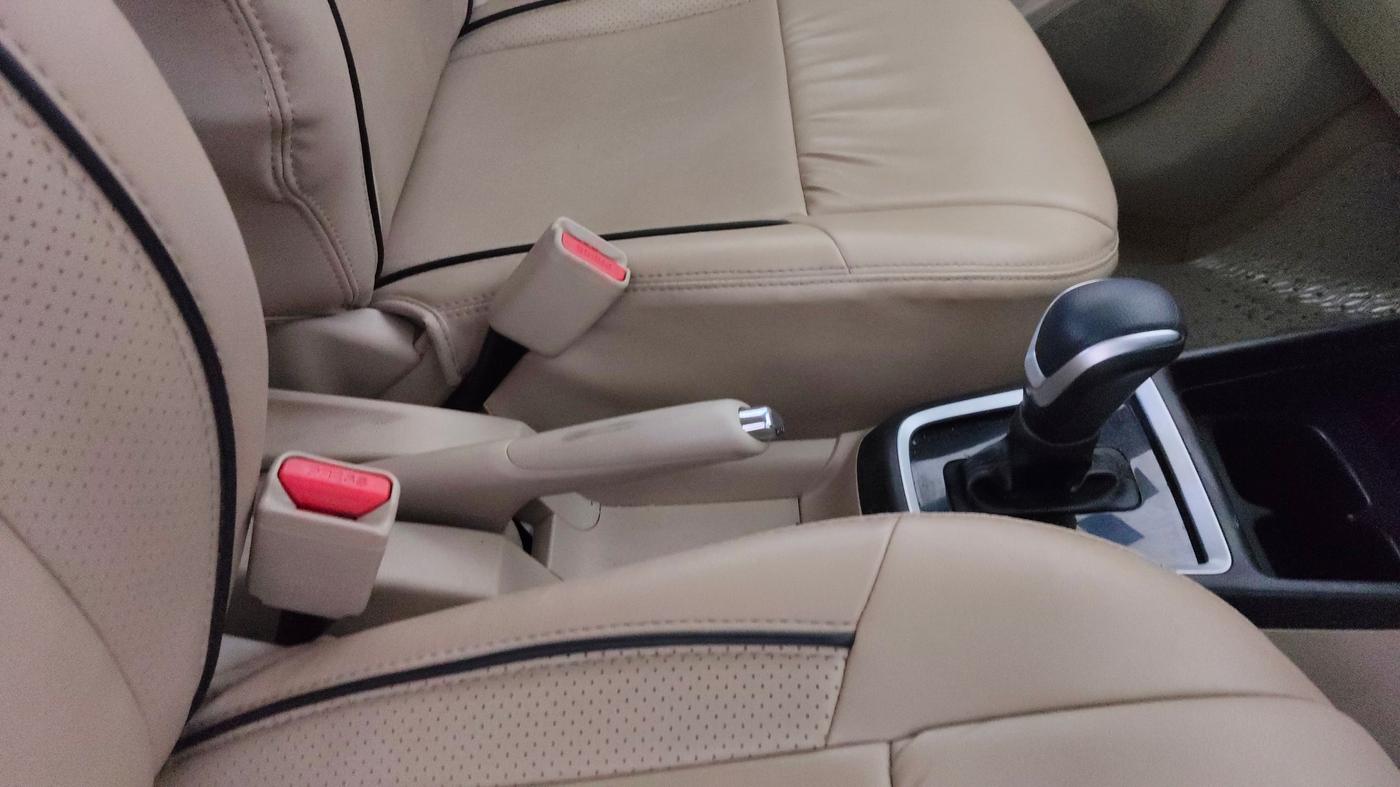 2021 Maruti Dzire ZXI AMT, Petrol, Automatic, 95,198 km, Gear Lever