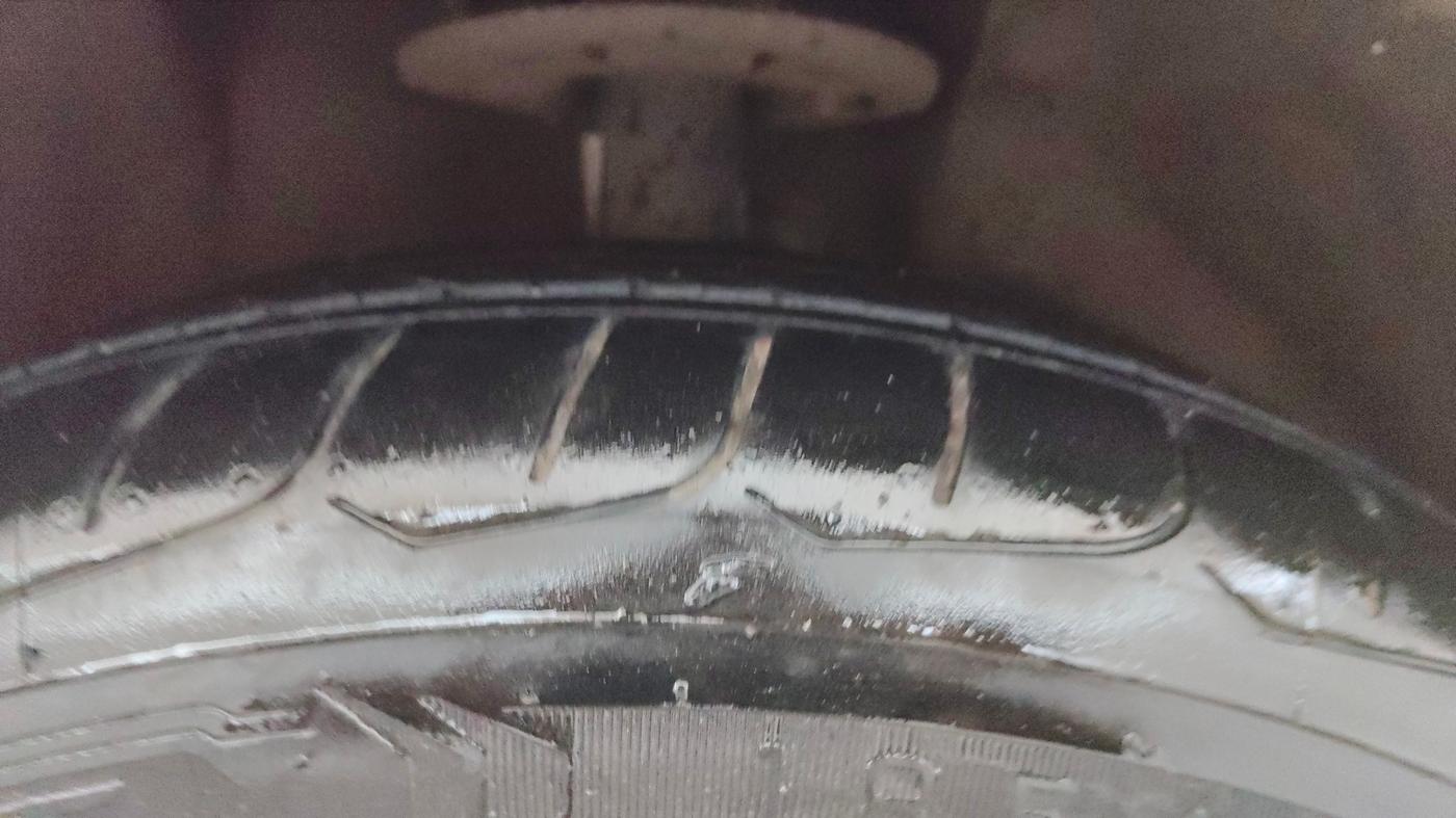 2021 Maruti Dzire ZXI AMT, Petrol, Automatic, 95,198 km, Right Front Tyre Tread