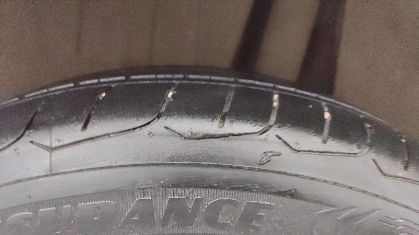 2021 Maruti Dzire ZXI AMT, Petrol, Automatic, 95,198 km, Left Rear Tyre Tread