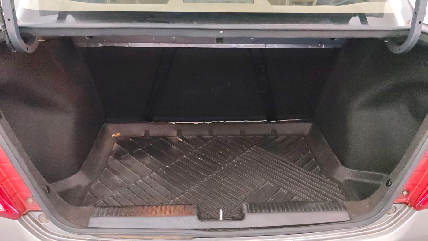 2021 Maruti Dzire ZXI AMT, Petrol, Automatic, 95,198 km, Boot Inside