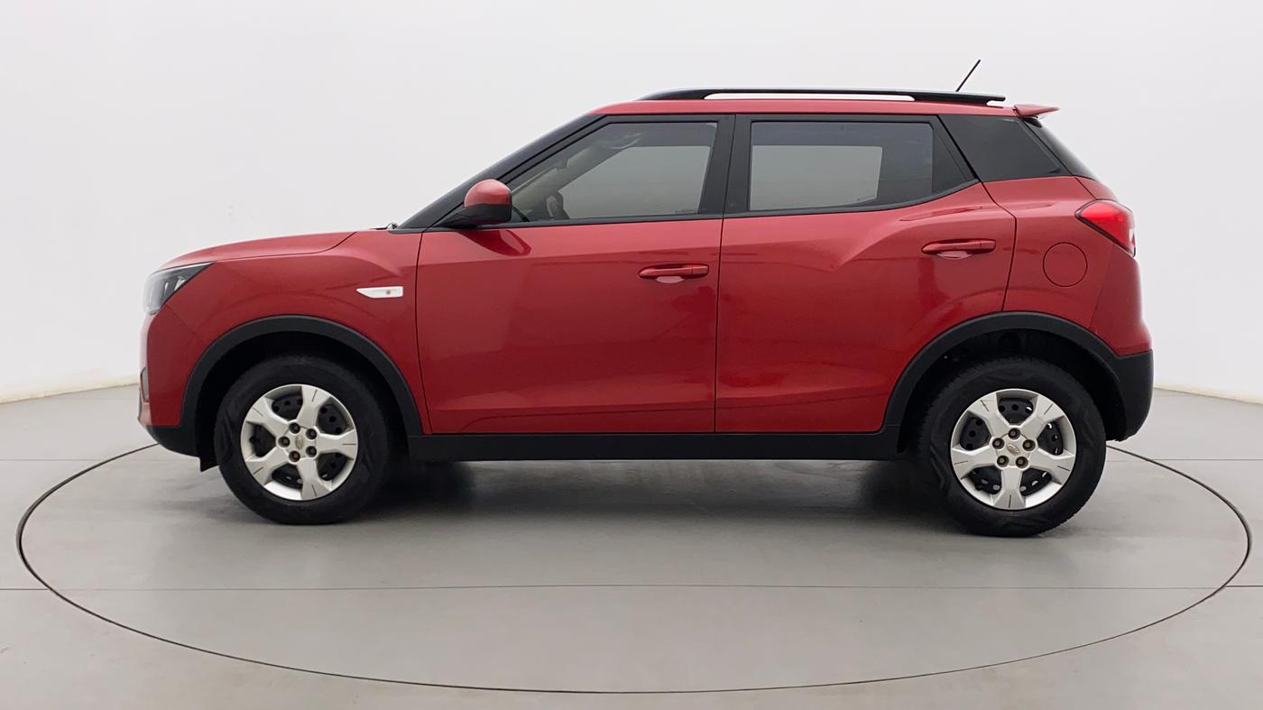 2022 Mahindra XUV300 W6 1.2 PETROL AMT, Petrol, Automatic, 23,782 km, Left Side