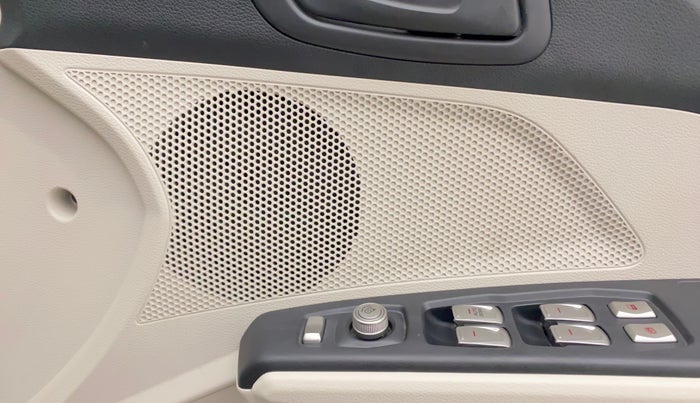 2022 Mahindra XUV300 W6 1.2 PETROL AMT, Petrol, Automatic, 23,782 km, Speaker