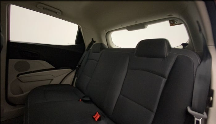 2022 Mahindra XUV300 W6 1.2 PETROL AMT, Petrol, Automatic, 23,782 km, Right Side Rear Door Cabin