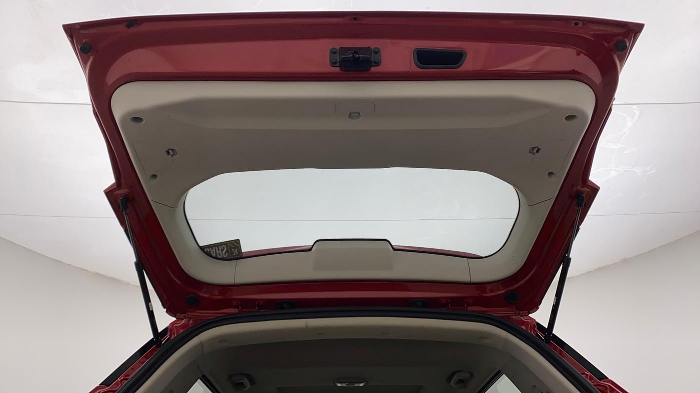 2022 Mahindra XUV300 W6 1.2 PETROL AMT, Petrol, Automatic, 23,782 km, Boot Door Open