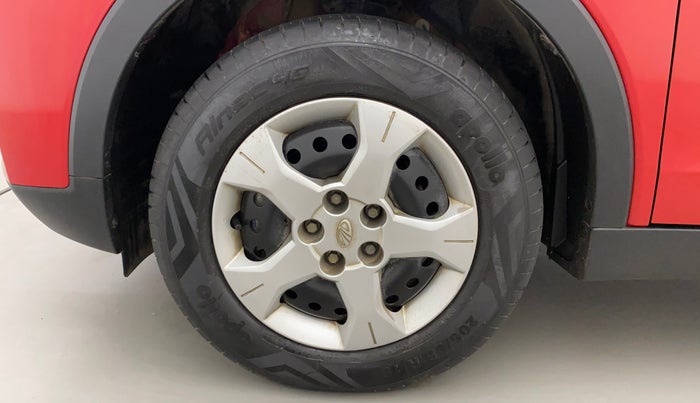2022 Mahindra XUV300 W6 1.2 PETROL AMT, Petrol, Automatic, 23,782 km, Left Front Wheel