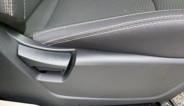 2022 Mahindra XUV300 W6 1.2 PETROL AMT, Petrol, Automatic, 23,782 km, Driver Side Adjustment Panel