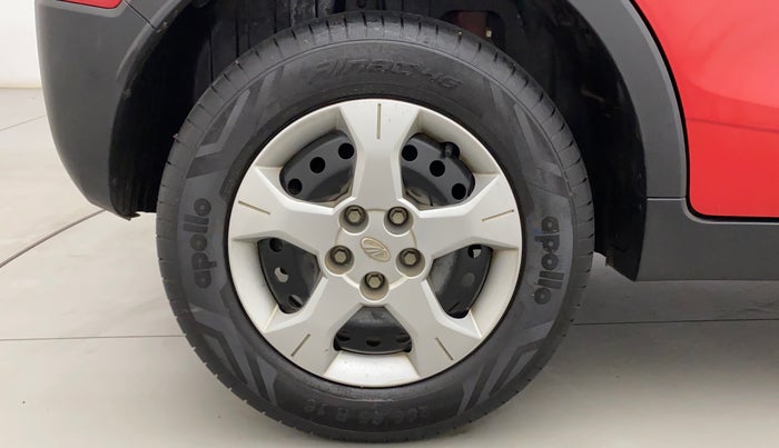 2022 Mahindra XUV300 W6 1.2 PETROL AMT, Petrol, Automatic, 23,782 km, Right Rear Wheel