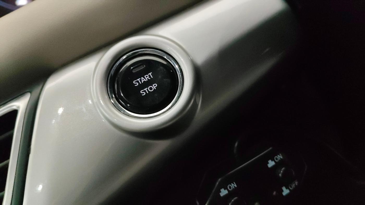 2023 Mahindra XUV700 AX 7 LUXURY D AWD AT 7 STR, Diesel, Automatic, 58,756 km, Keyless Start/ Stop Button