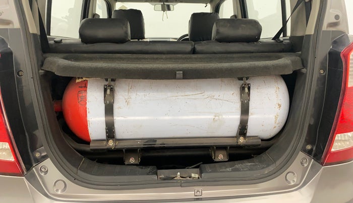 2017 Maruti Wagon R 1.0 LXI CNG, CNG, Manual, 1,40,758 km, Boot Inside