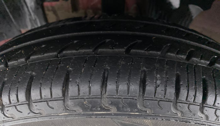 2019 Renault Kwid RXL, Petrol, Manual, 19,719 km, Left Front Tyre Tread
