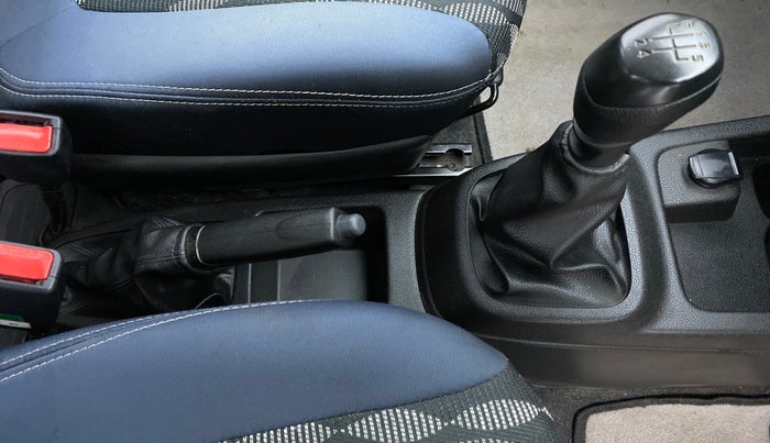 2019 Renault Kwid RXL, Petrol, Manual, 19,719 km, Gear Lever