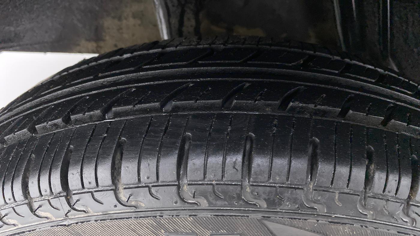2019 Renault Kwid RXL, Petrol, Manual, 19,719 km, Right Rear Tyre Tread
