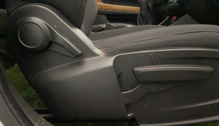 2022 Tata PUNCH ACCOMPLISHED MT, Petrol, Manual, 52,691 km, Driver Side Adjustment Panel