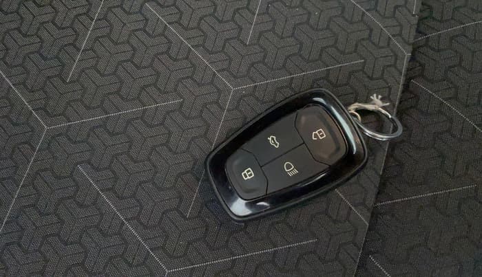 2022 Tata PUNCH ACCOMPLISHED MT, Petrol, Manual, 52,691 km, Key Close Up