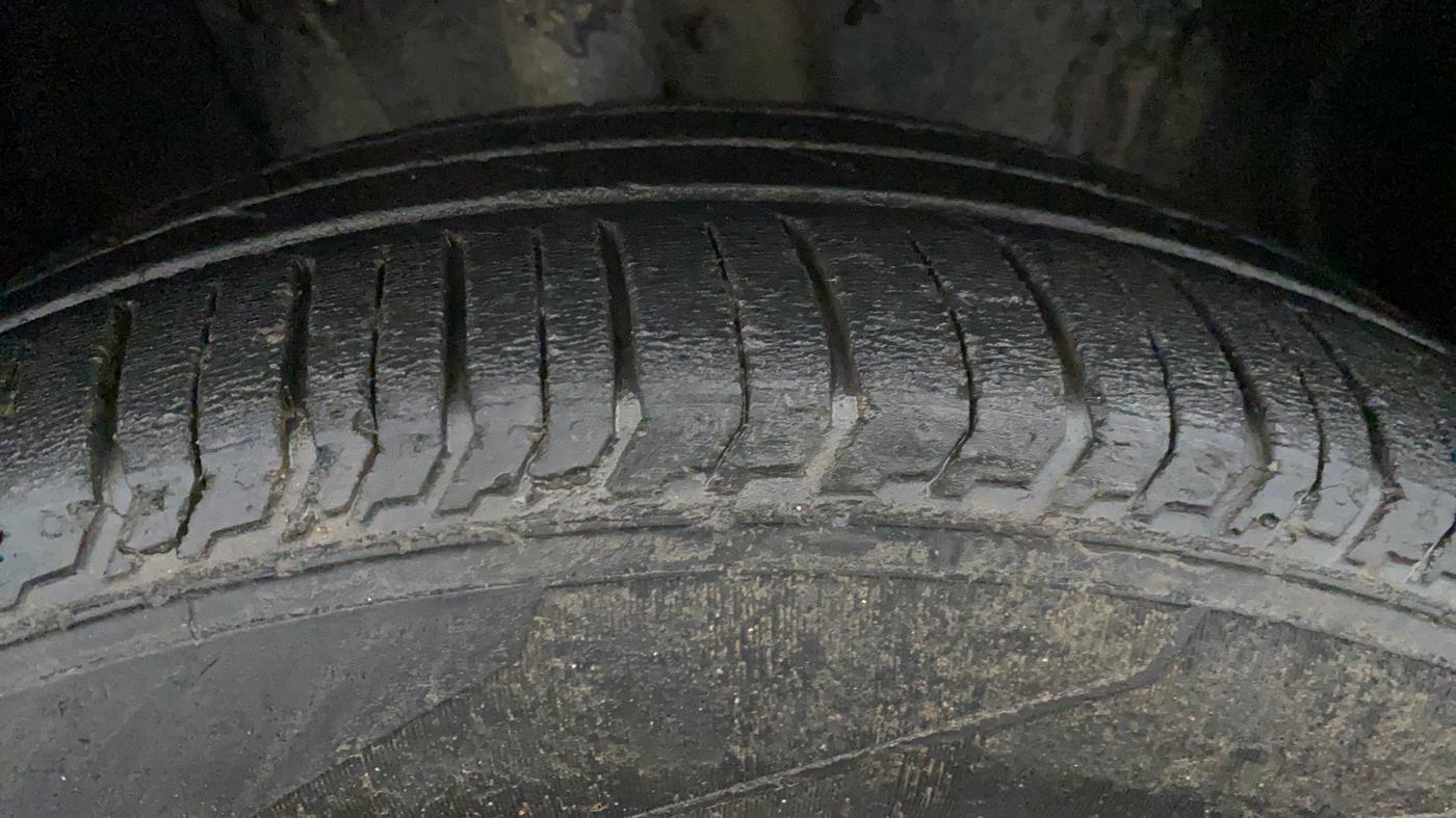 2022 Tata PUNCH ACCOMPLISHED MT, Petrol, Manual, 52,691 km, Right Front Tyre Tread
