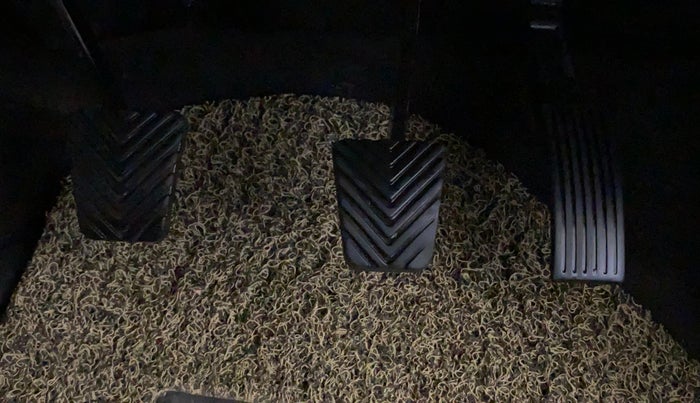 2016 Hyundai Verna 1.6 VTVT S, Petrol, Manual, 55,743 km, Pedals