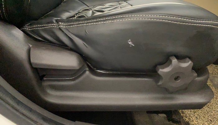 2016 Hyundai Verna 1.6 VTVT S, Petrol, Manual, 55,743 km, Driver Side Adjustment Panel