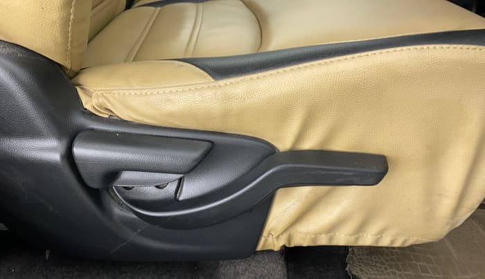 2017 Honda Brio 1.2 VX MT I VTEC, Petrol, Manual, 31,125 km, Driver Side Adjustment Panel