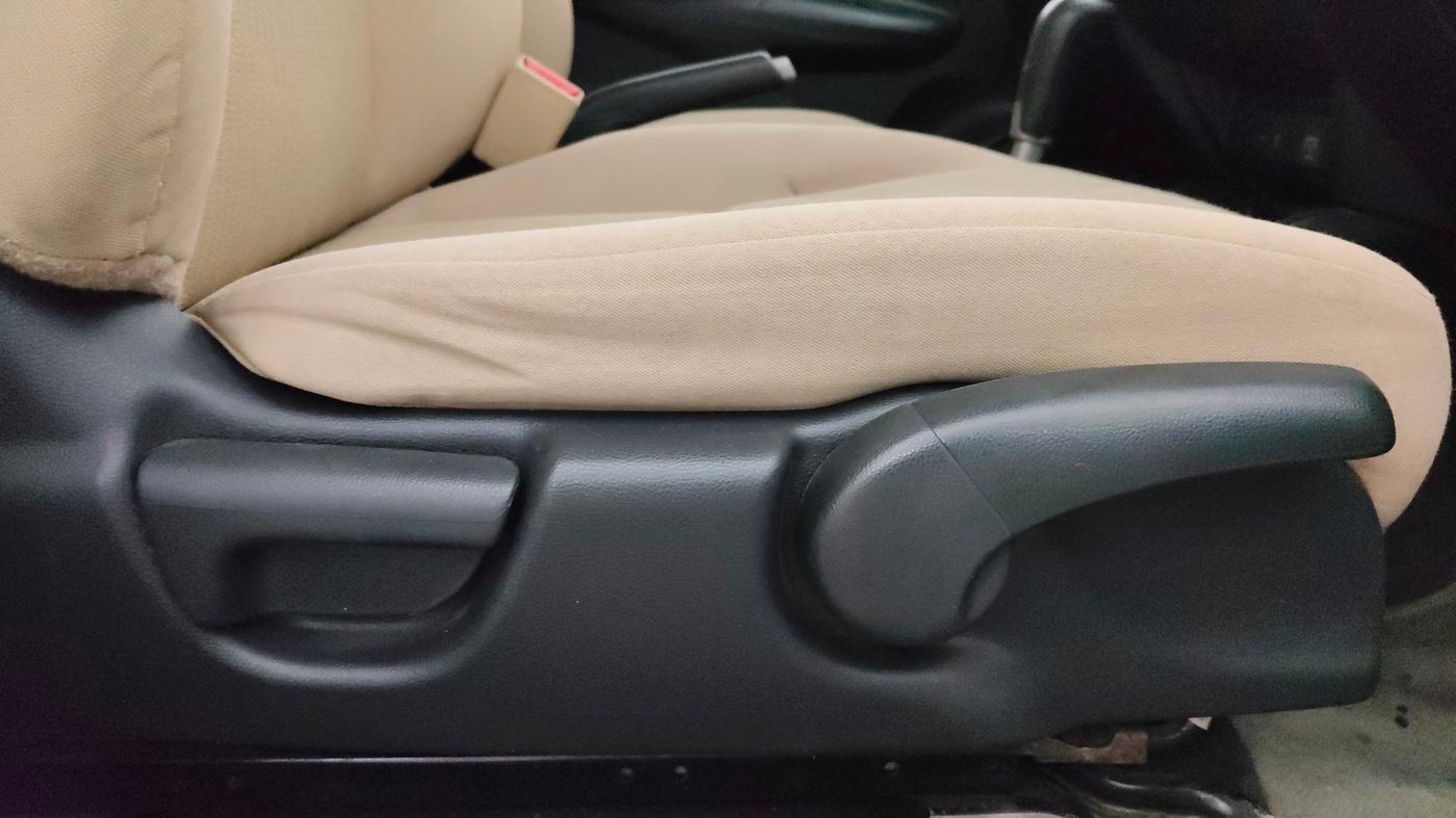 2015 Honda Jazz 1.2L I-VTEC V AT, CNG, Automatic, 43,357 km, Driver Side Adjustment Panel