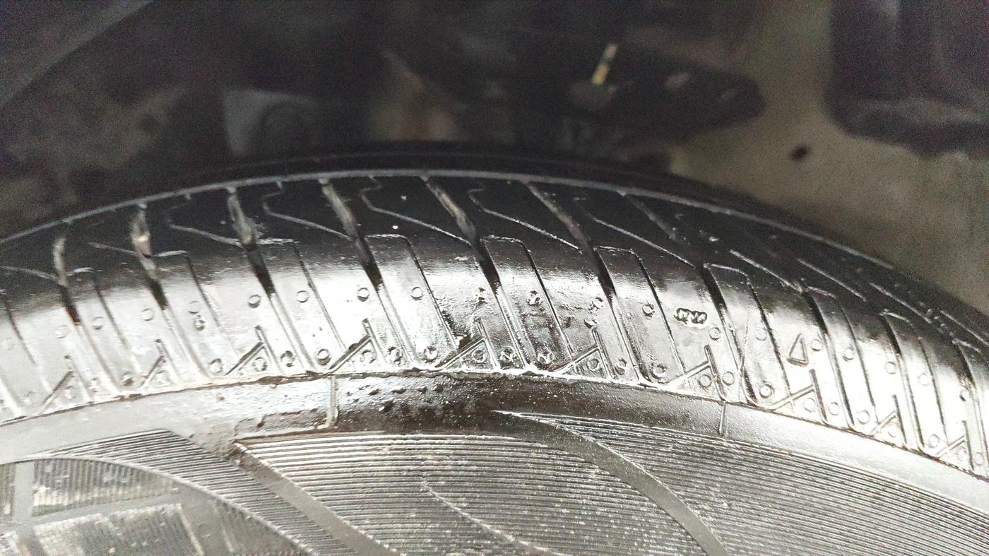 2015 Honda Jazz 1.2L I-VTEC V AT, CNG, Automatic, 43,357 km, Left Front Tyre Tread