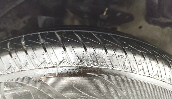 2015 Honda Jazz 1.2L I-VTEC V AT, CNG, Automatic, 43,357 km, Left Front Tyre Tread