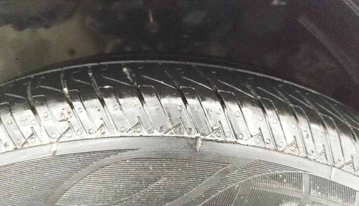 2015 Honda Jazz 1.2L I-VTEC V AT, CNG, Automatic, 43,357 km, Right Front Tyre Tread