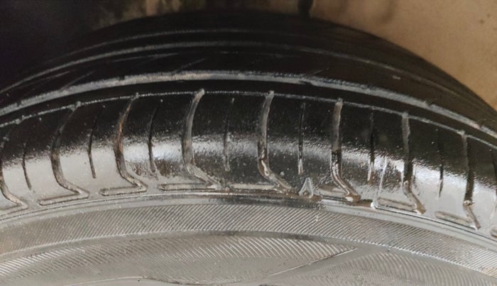 2013 Ford Figo EXI 1.4 DIESEL, Diesel, Manual, 1,44,732 km, Right Rear Tyre Tread