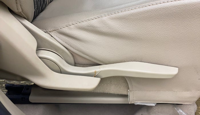 2019 Maruti Dzire VXI, Petrol, Manual, 35,132 km, Driver Side Adjustment Panel