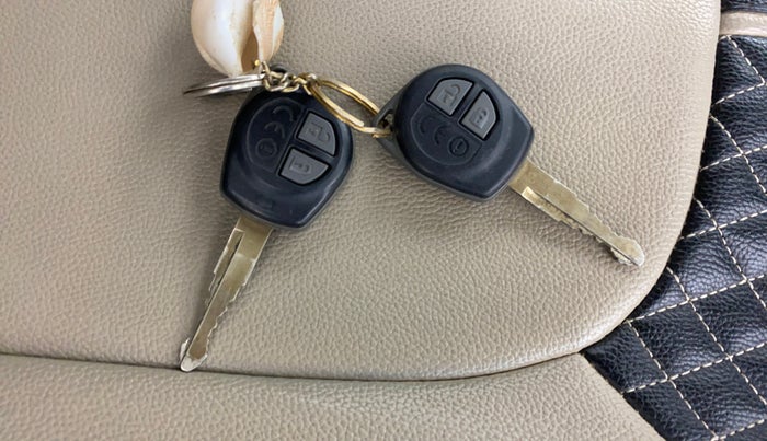 2019 Maruti Dzire VXI, Petrol, Manual, 35,132 km, Key Close Up