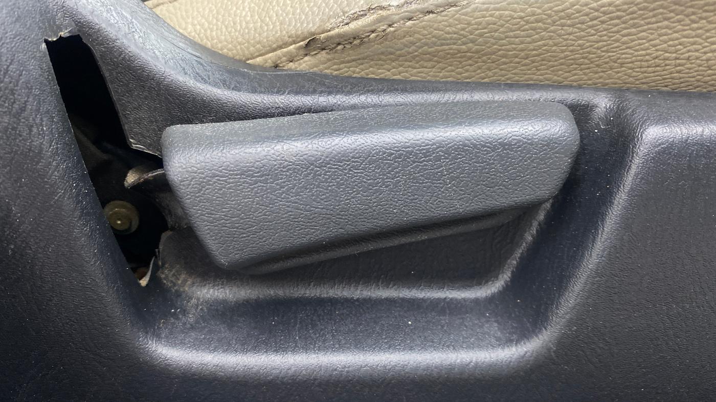 2018 Maruti Alto K10 VXI (O), Petrol, Manual, 1,42,589 km, Driver Side Adjustment Panel