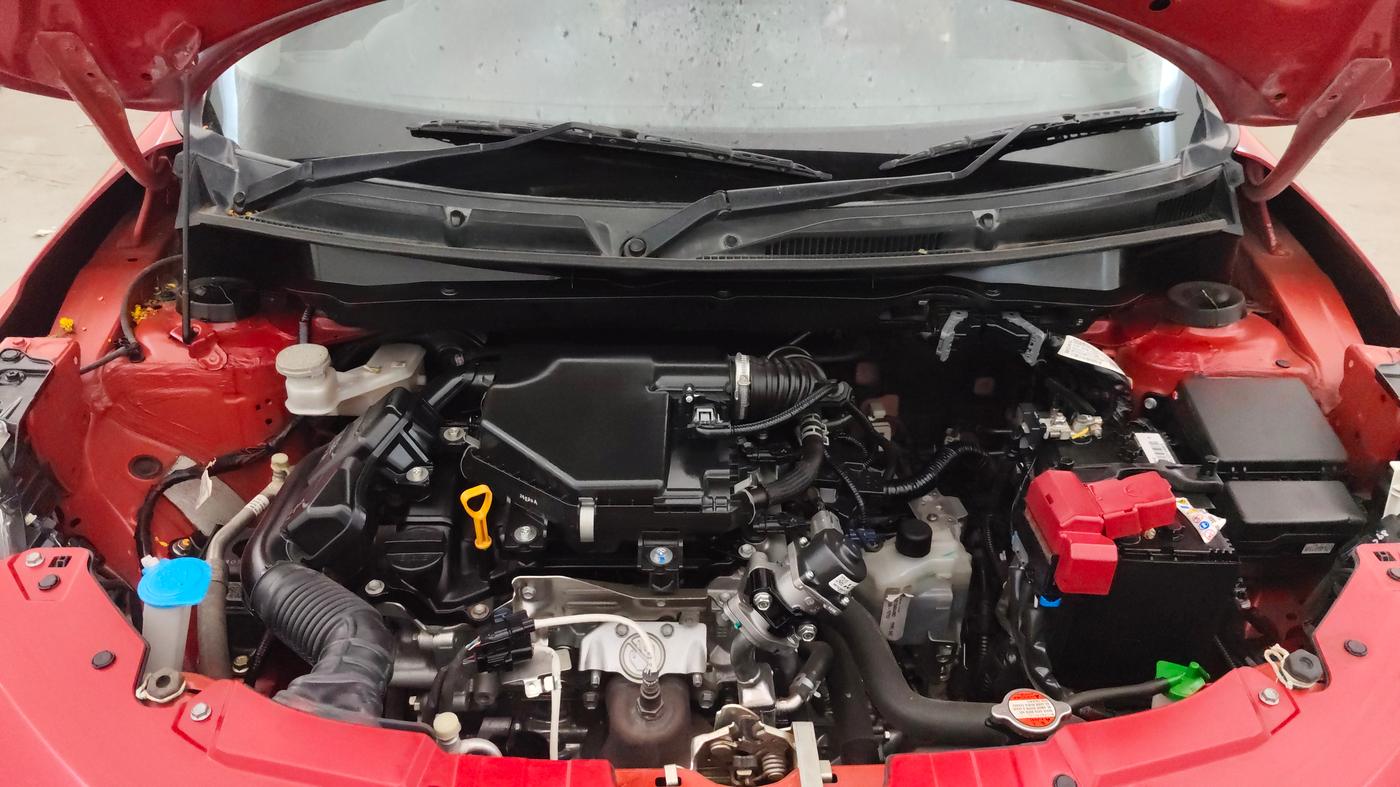 2024 Maruti Swift ZXi AMT, Petrol, Automatic, 31,321 km, Engine View