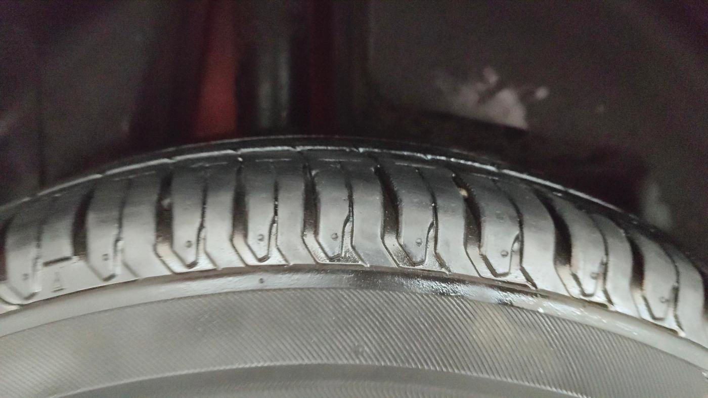2024 Maruti Swift ZXi AMT, Petrol, Automatic, 31,321 km, Right Rear Tyre Tread