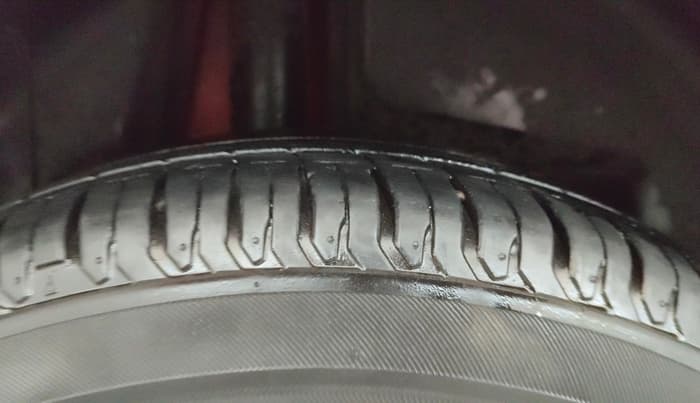 2024 Maruti Swift ZXi AMT, Petrol, Automatic, 31,321 km, Right Rear Tyre Tread