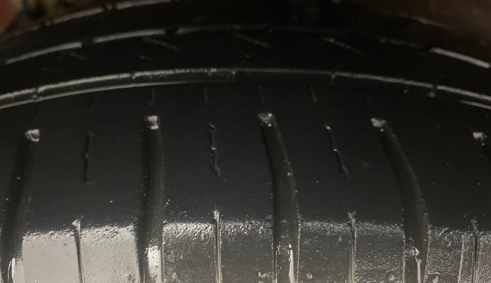 2014 Hyundai Xcent S 1.2, Petrol, Manual, 28,130 km, Right Rear Tyre Tread